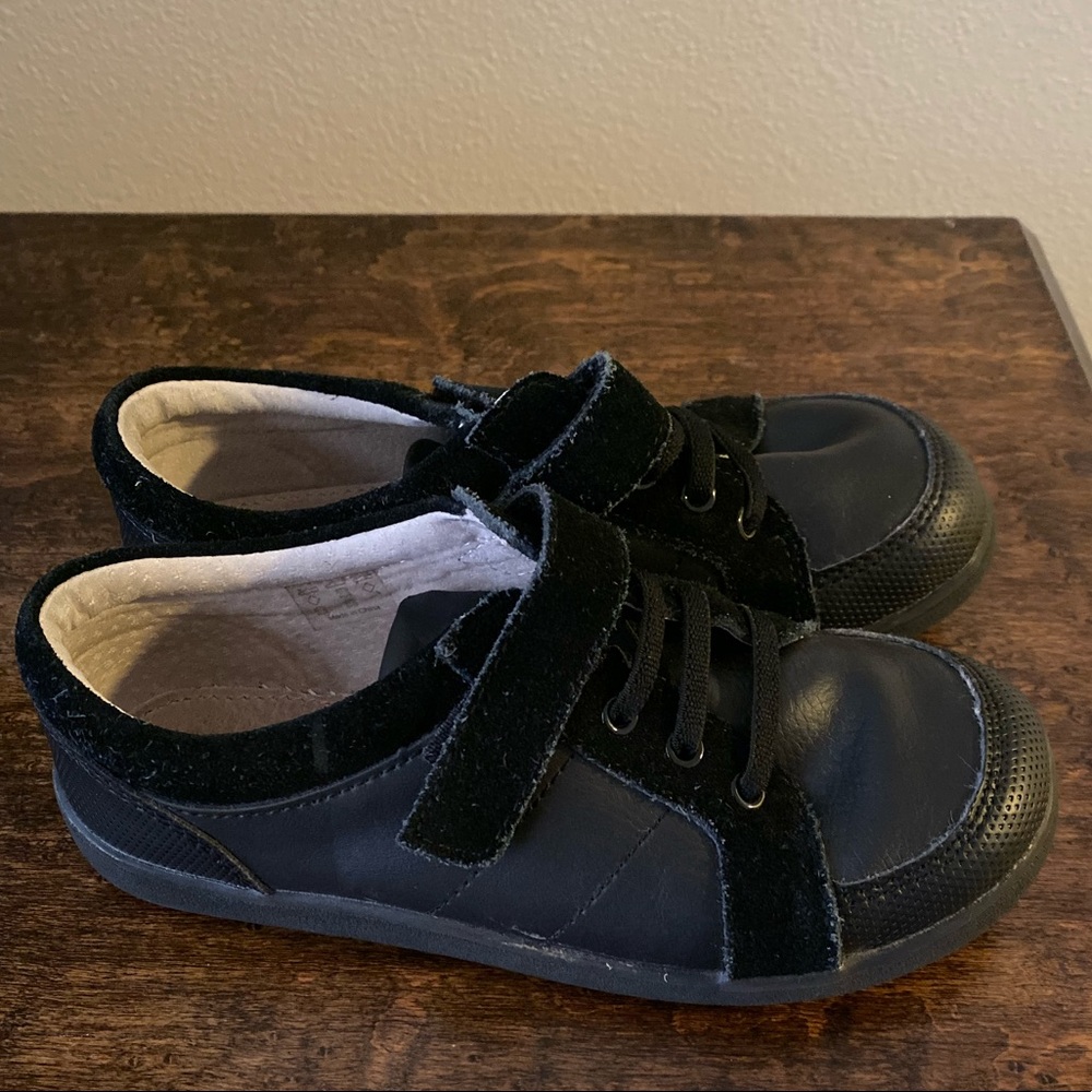 See Kai Run black sneaker size 13.5 little boy